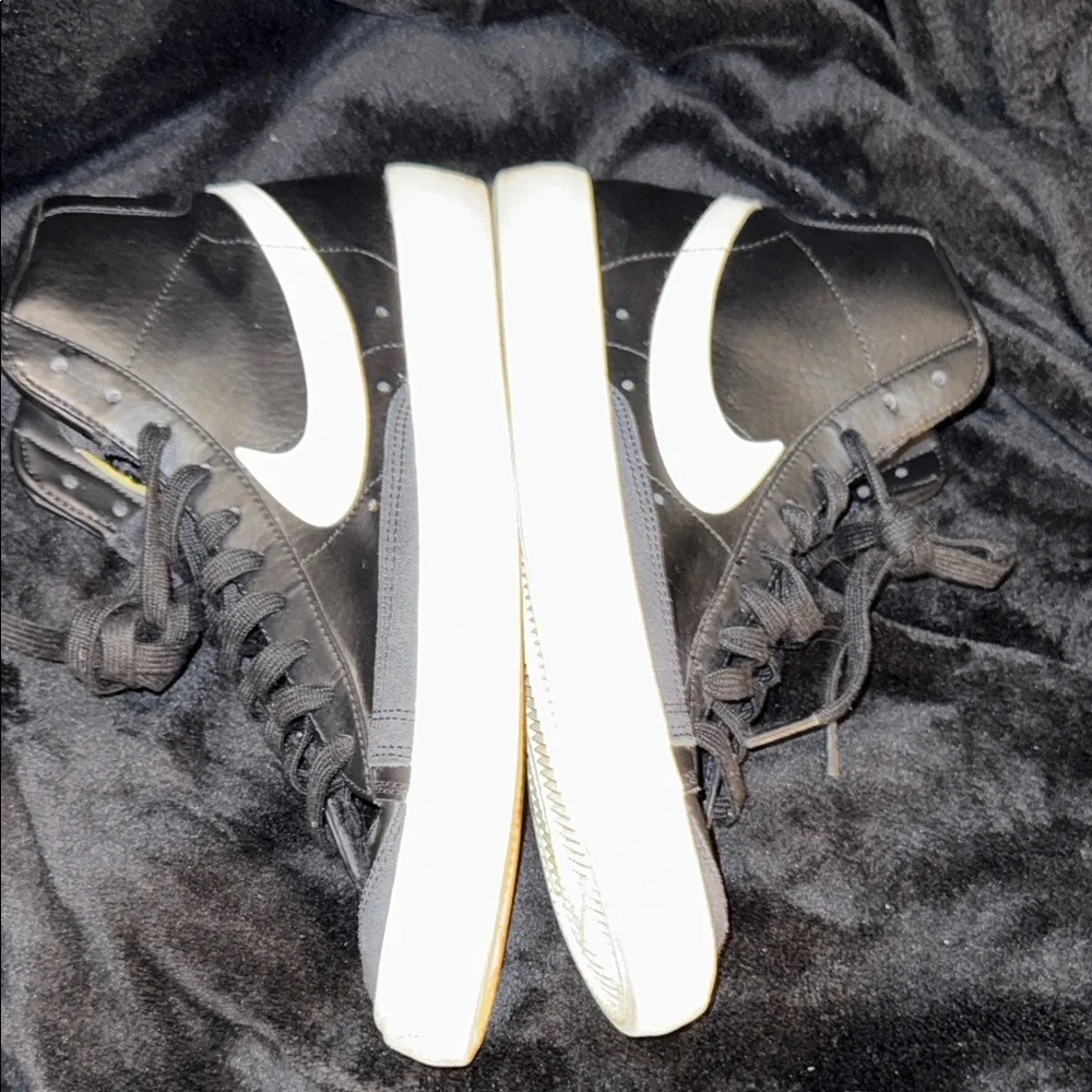 Nike Blazer Mid 77 Vintage Sz 9.5 US MENS